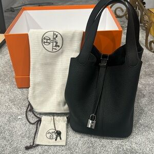 Authentic Hermes Picotin 22